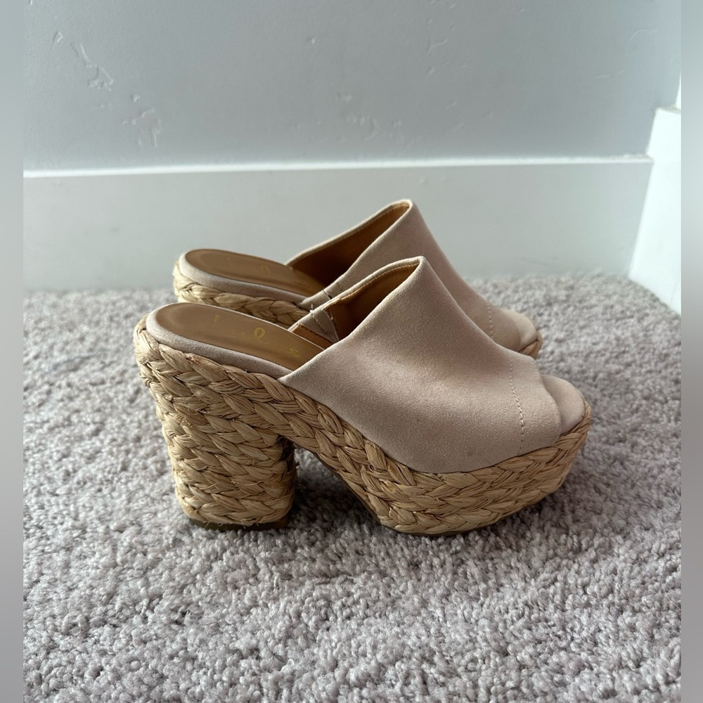 Lulu’s Beige Woven Platform Mules